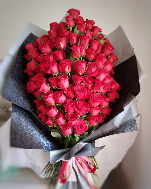 Ramo XL de 75 rosas