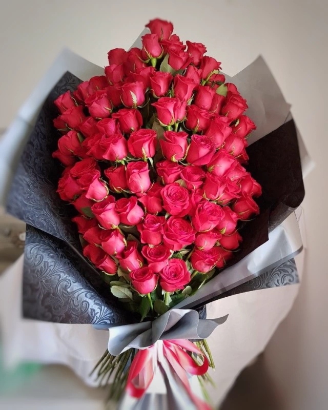 Ramo XL de 75 rosas