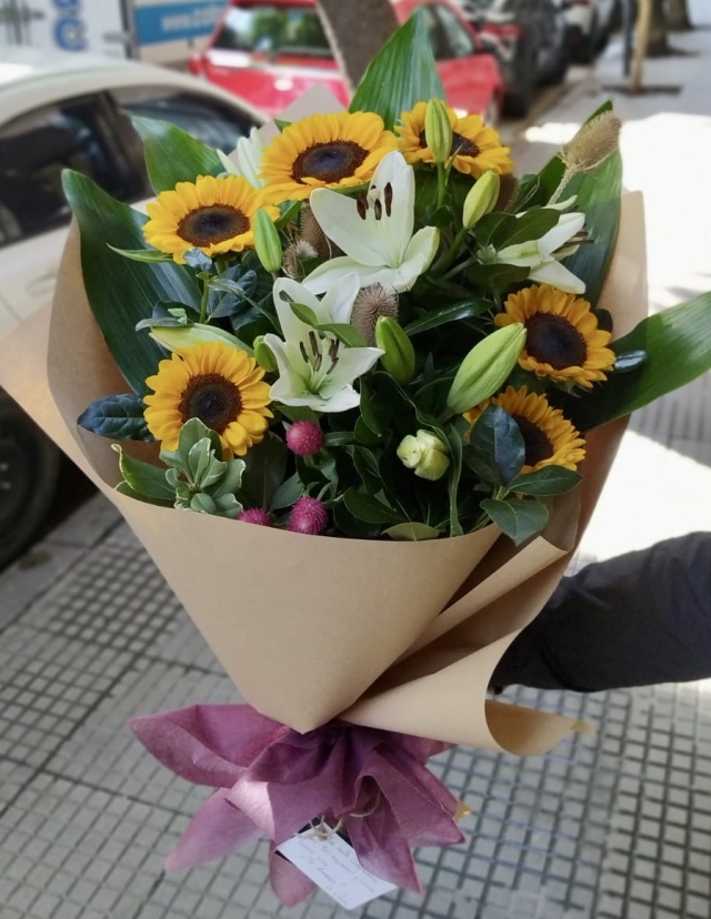 Ramo de 6 girasoles y lilium