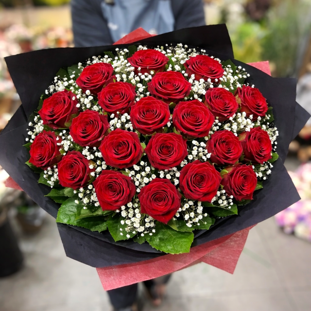 Ramo de 28 rosas rojas