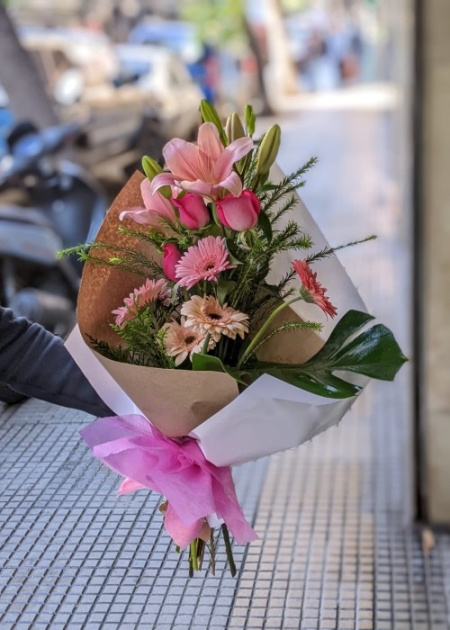 Ramo delicado con gerberas, rosas y lilium