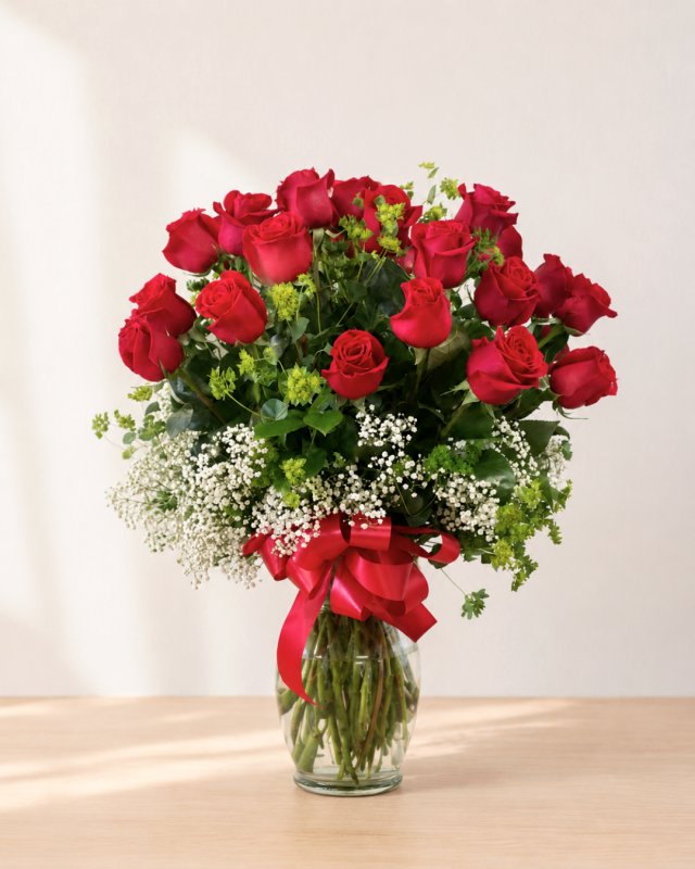 24 Rosas rojas en jarrón de vidrio