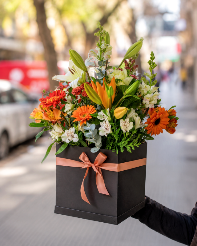 Caja con flores surtidas