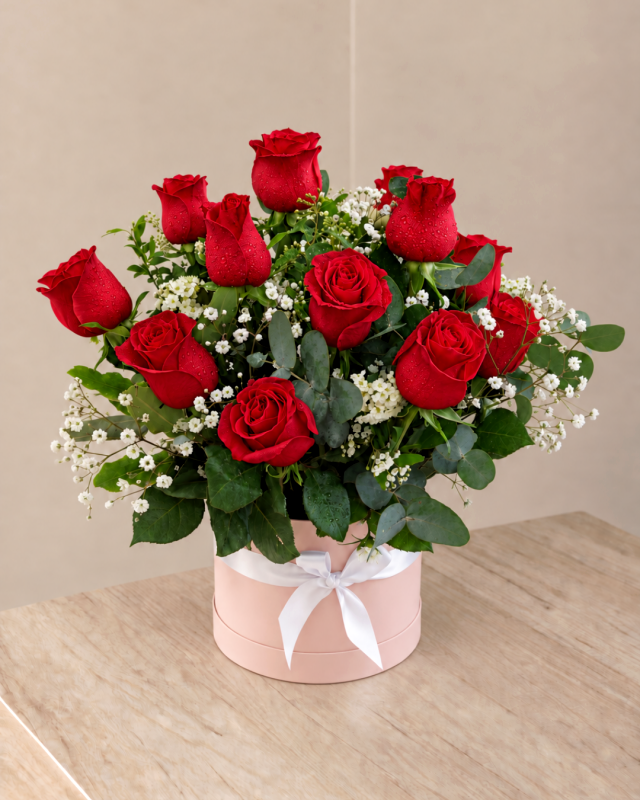 Caja con 12 rosas rojas