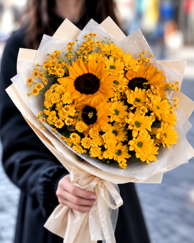 Ramo de 3 girasoles y flores amarillas