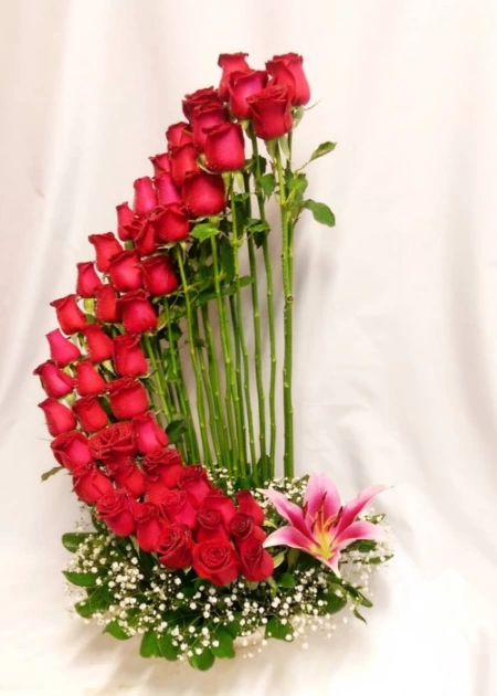 Cascada de 50 Rosas Premium